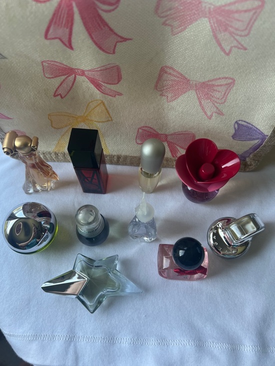 Cute.10pc Mini Perfumes. - Picture 10 of 12